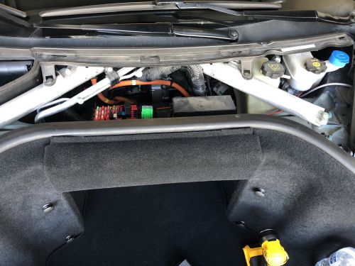 Add-a-fuse seated in the frunk fuse box